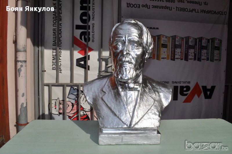 Голям бюст, снимка 1