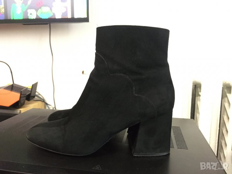 маркови кожени ботуши ZARA Trafaluc Black Suede Boots, снимка 1