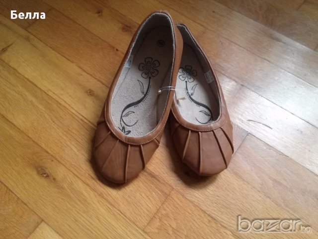 Много модерни обувки 