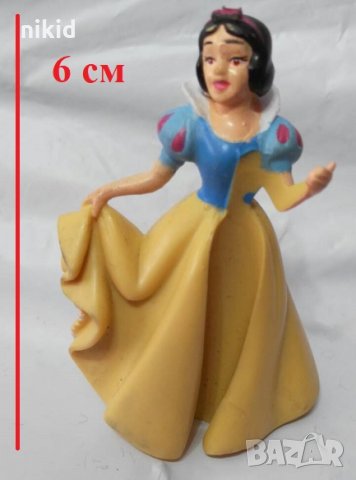 Снежанка малка пластмасова pvc фигурка топер за игра и украса торта