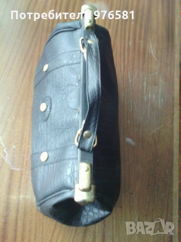 Дамска чанта, снимка 3 - Чанти - 24576646