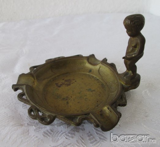 Бронзов пепелник с мосю Пиш, Брюксел, антика и Тодор Живков пепелник 