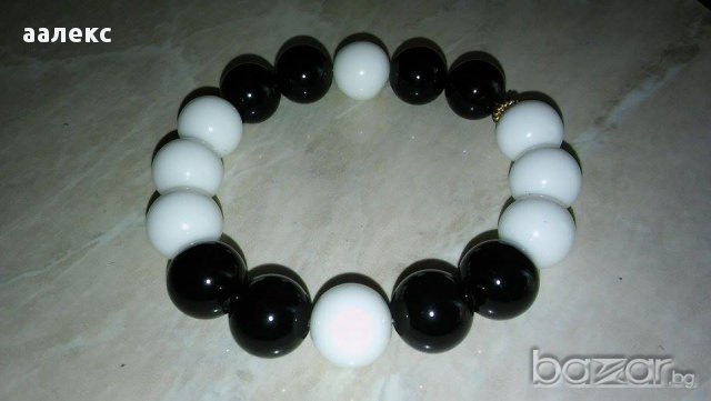 Ръчно изработена гривна от естествени камъни