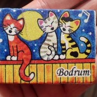 каменен магнит Три котенца от Бодрум , снимка 1 - Колекции - 19422055