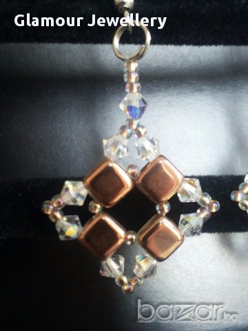 Обеци с кристали и мъниста, снимка 4 - Обеци - 12822962