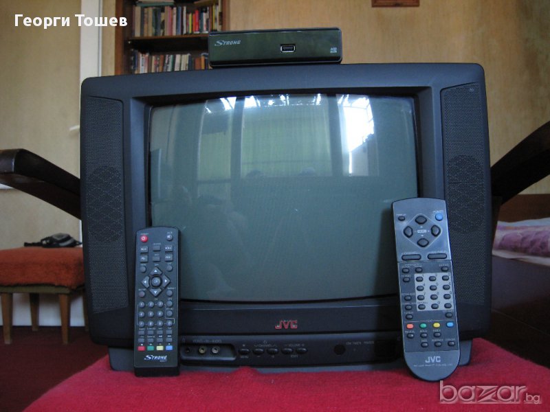 Продавам цветен телевизор - JVC, заедно с декодер - STRONG, снимка 1
