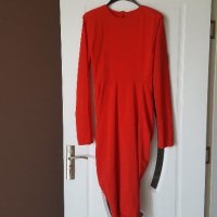 Червена рокля, снимка 1 - Рокли - 21729079