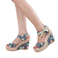 Дамски сандали с платформа на цветя, снимка 1 - Сандали - 26092840