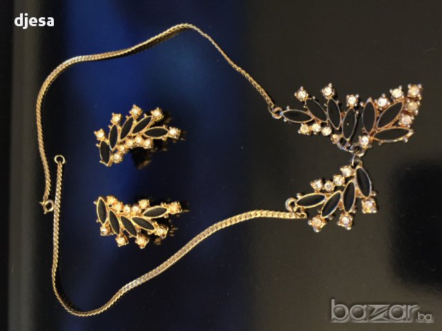 колие с обеци