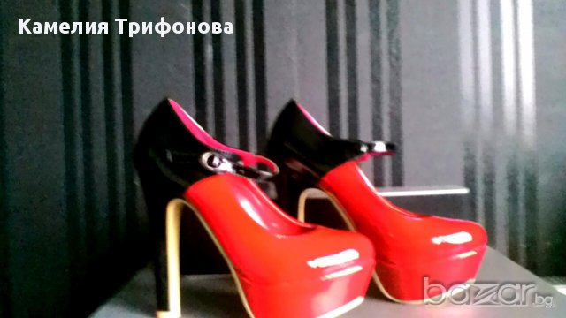 Уникални лачени обувки в червено и черно. Промоция! , снимка 1 - Дамски обувки на ток - 11558690