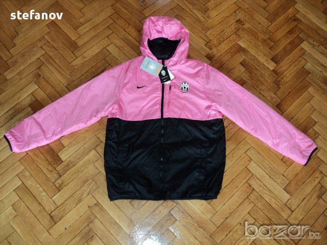 Футболно Яке Ювентус НОВО с Две Лица Juventus Nike Reversible Jacket NEW Juve, снимка 1 - Футбол - 8923952