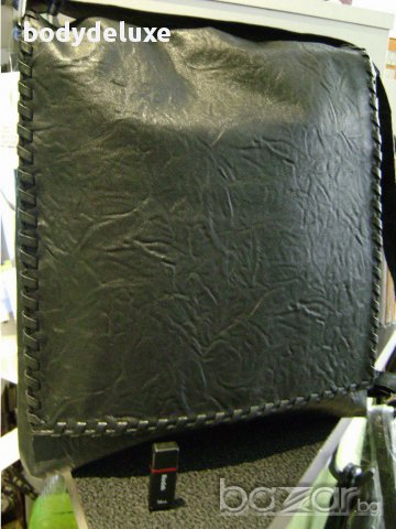 черна кожена чанта с капак , снимка 2 - Чанти - 17715995