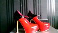Уникални лачени обувки в червено и черно. Промоция! , снимка 1 - Дамски обувки на ток - 11558690