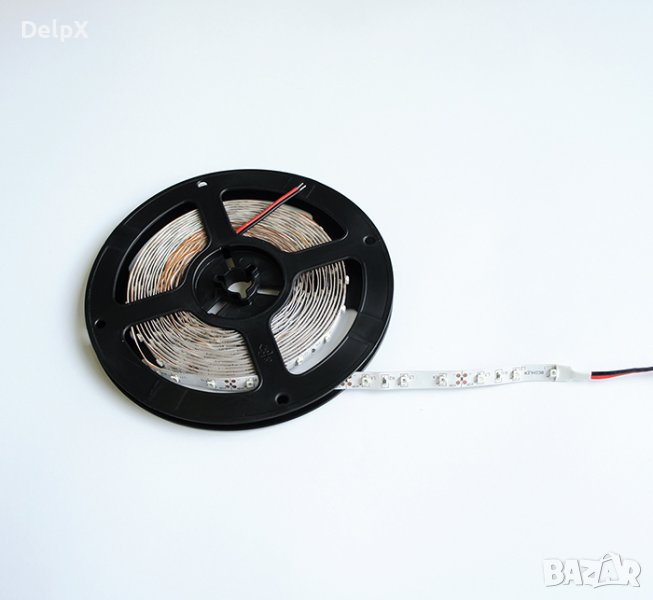 Светодиодна лента с 60 диода самозалепваща студено бяла 24V 5W, снимка 1