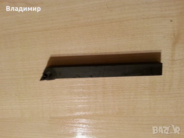 стругарски нож със сменяеми пластини 