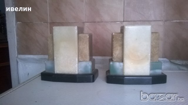 две декорации за каминен часовник