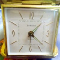Европа работещ часовник механичен, снимка 1 - Антикварни и старинни предмети - 21694931