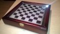 Нов стъклен шах в красива дървена кутия-внос швеицария, снимка 1 - Антикварни и старинни предмети - 16433354