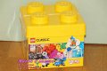 Продавам лего LEGO Classic 10692 - Кутия с пласмасов капак - малка, снимка 1 - Образователни игри - 9834650