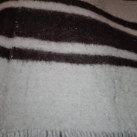 Голямо вълнено одеало , снимка 2 - Олекотени завивки и одеяла - 15434391