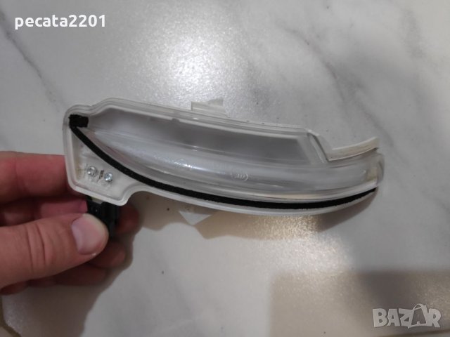 Продавам - оригинален мигач дясно огледало за Mazda CX9, снимка 2 - Части - 24379149