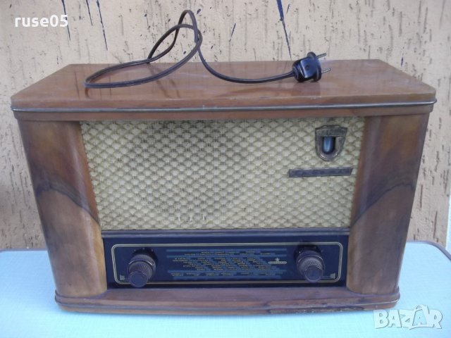 Радиоапарат "Хр. Ботев - P III 56 - 1" работещ