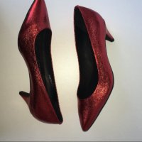 Кожени с ефект блясък червени обувки Jeffrey Campbell номер 39, снимка 8 - Дамски обувки на ток - 24329233