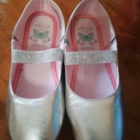 Прекрасни обувки нови, снимка 1 - Детски маратонки - 22760772