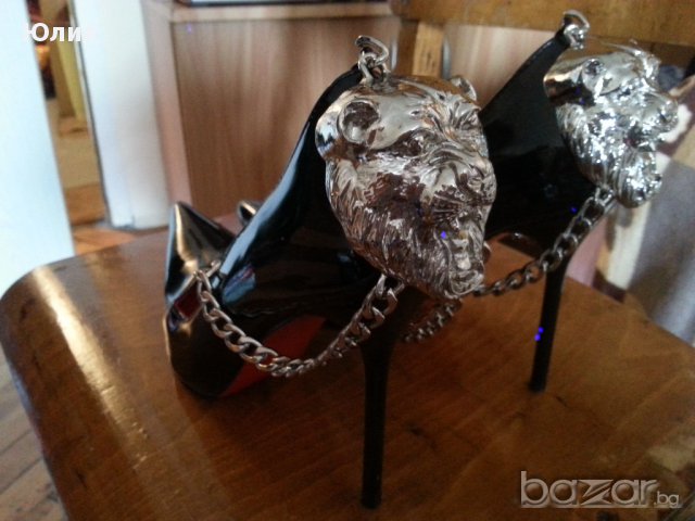  Инересен модел обувки , снимка 1 - Дамски обувки на ток - 16540083
