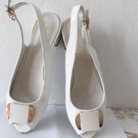 Бели лачени обувки, снимка 2 - Дамски елегантни обувки - 25802718