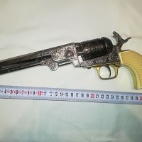 Револвер Колт /Colt, 1851/ Масивна и красива реплика, снимка 6 - Бойно оръжие - 21103410