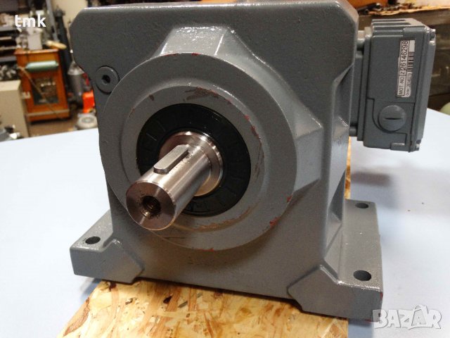 Мотор-редуктор Bauer със спирачка, снимка 3 - Електродвигатели - 24467835