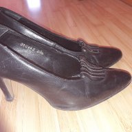 Дамски обувки среден ток малък размер 35, снимка 1 - Дамски обувки на ток - 14600651