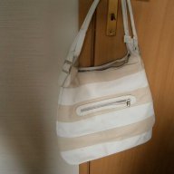Нова дамска бяла чанта, снимка 1 - Чанти - 16220589