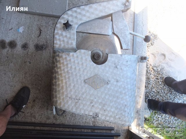 Продавам циркуляр за рязане на птиче месо