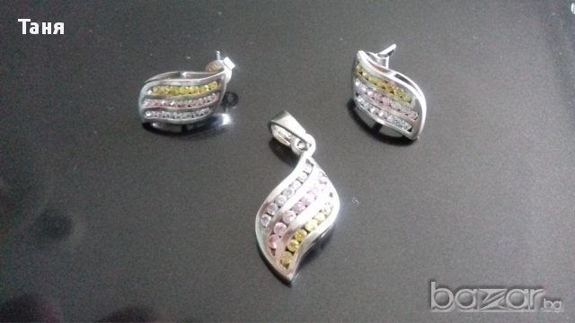 Сребърен комплект с разноцветни цирконии 