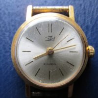 Дамски часовник " Заря ", снимка 1 - Дамски - 19500739