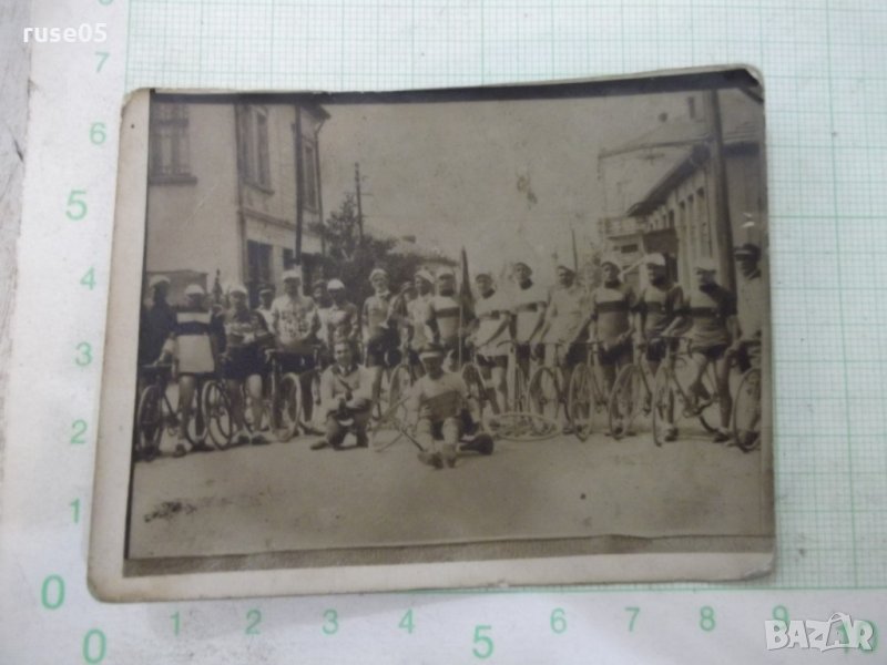 Снимка стара "Бѣгачи отъ Русенско съюзно колоездачно д-во", снимка 1