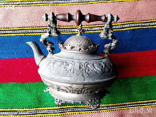 Стар редък бронз посребрен Френски Античен  чайник 1875 г. Маркиран на дъното