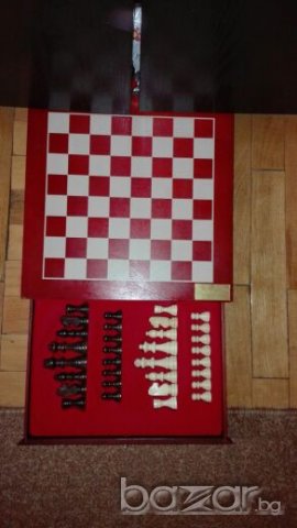 Шах в стилна дървена кутия., снимка 1 - Шах и табла - 20443111
