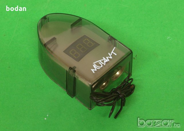 Продавам клема за акумулатор с волтметър