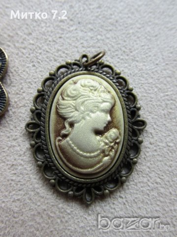 Стари брошки, снимка 4 - Антикварни и старинни предмети - 21362050