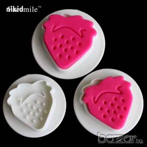 ягода ягодка пластмасов резец форма с релеф и бутало украса сладки торта фондан и др