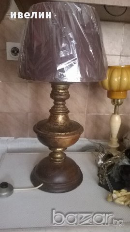 стара нощна лампа от дърво и метал, снимка 1 - Настолни лампи - 15066013