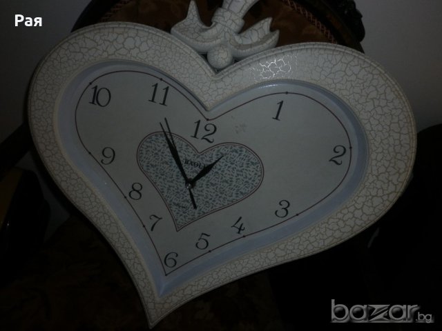 Стенен часовник във формата на сърце Baoli Clock quartz, снимка 1 - Стенни часовници - 18622106