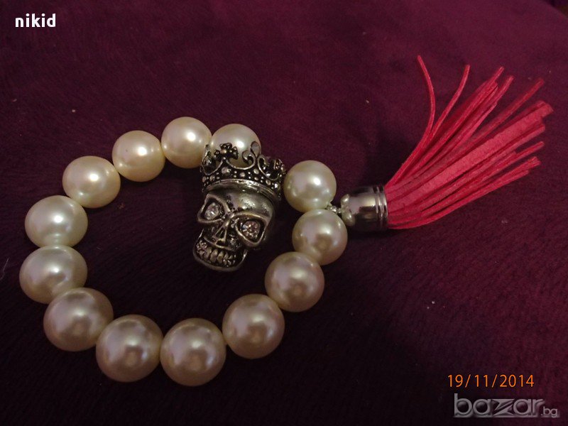 гривна с перли и череп, снимка 1