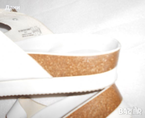 Дамски чехли  бели  с катарами Oysho, снимка 4 - Сандали - 22988401