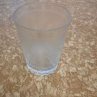 Неупотребявани стъклени чаши, снимка 1 - Чаши - 25031865
