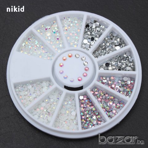4 разцветки ситни камъчета капси в кутия  декорация 3D 3д ефект за нокти маникюр и не само