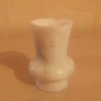 № 16  стара малка мраморна ваза  - диаметър 6 см , височина 10 см., снимка 1 - Други ценни предмети - 20079976